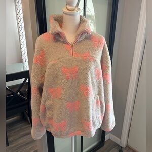 New With Tags…Boutique Sherpa Fleece Bow Pullover With Pockets…Size Large